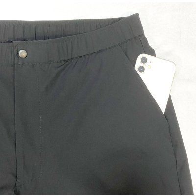 フロント入れやすい　ポケット